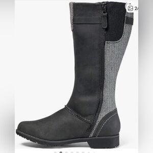 Eddie Bauer Women's Black and Gray Boots